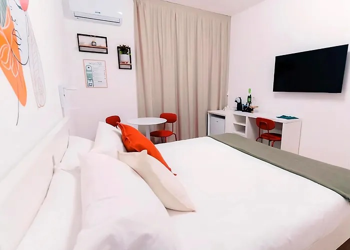 住宿加早餐酒店 La Tana Del Furlo *